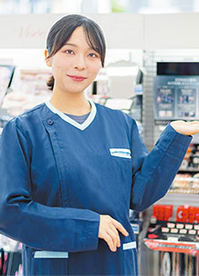 株式会社サンドラッグで働くビューティアドバイザーの荻原明日香さん