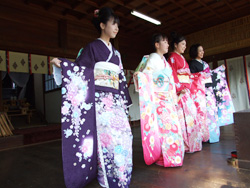 半田「童話の村 秋まつり」